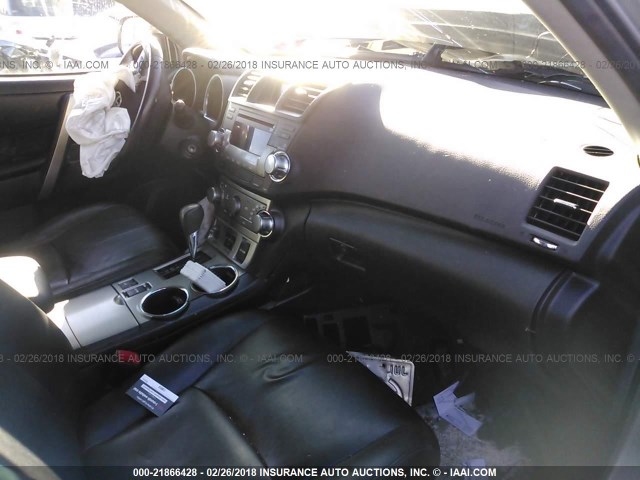 5TDBK3EH3BS044125 - 2011 TOYOTA HIGHLANDER SE SILVER photo 5