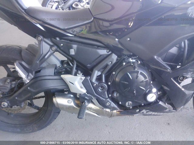 JKAEXEJ10HDA00376 - 2017 KAWASAKI EX650 J შავი ფოტო 8