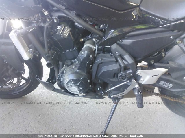 JKAEXEJ10HDA00376 - 2017 KAWASAKI EX650 J შავი ფოტო 9