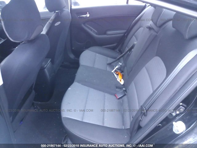 KNAFX4A67G5558518 - 2016 KIA FORTE LX BLACK photo 8