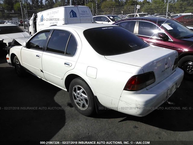 JN1CA21D7XT221016 - 1999 NISSAN MAXIMA GLE/GXE/SE WHITE photo 3