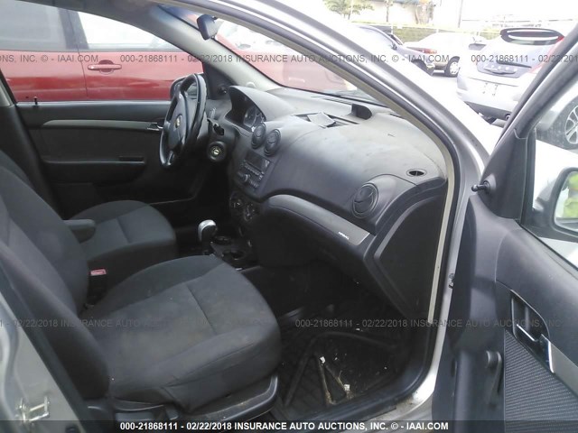 KL1TD56E19B381318 - 2009 CHEVROLET AVEO LS/LT 银色 照片 5