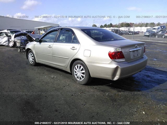 JTDBE32K163056661 - 2006 TOYOTA CAMRY LE/XLE GRAY photo 3