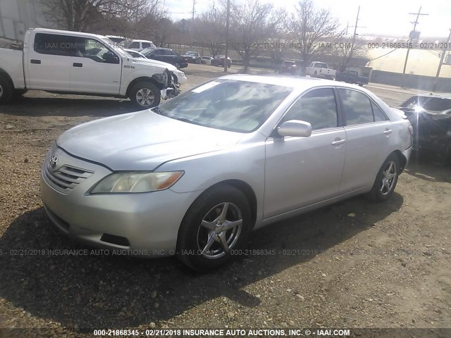 4T1BE46K57U586526 - 2007 TOYOTA CAMRY NEW GENERAT CE/LE/XLE/SE SILVER photo 2
