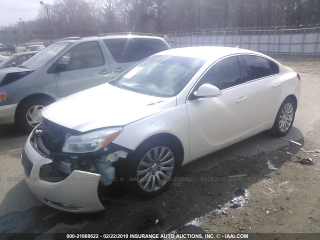 2G4GR5EK5C9144841 - 2012 BUICK REGAL WHITE photo 2