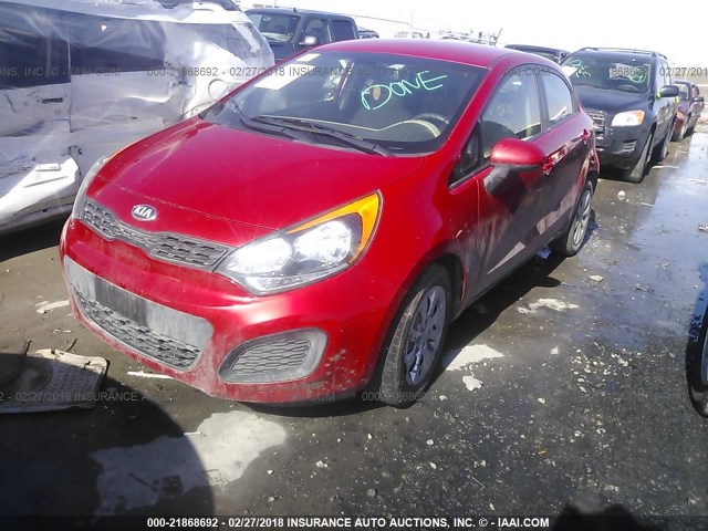 KNADM5A36D6235076 - 2013 KIA RIO LX Կարմիր լուսանկար 2