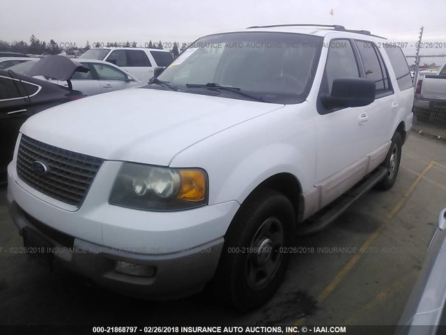 1FMPU16L73LC54670 - 2003 FORD EXPEDITION XLT WHITE photo 2