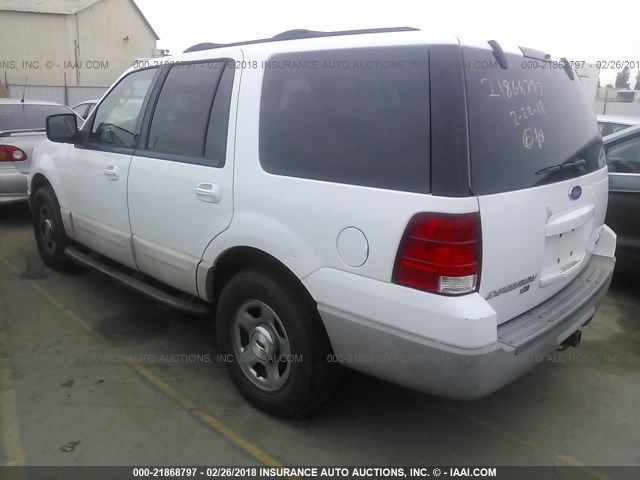 1FMPU16L73LC54670 - 2003 FORD EXPEDITION XLT WHITE photo 3
