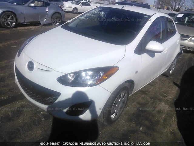 JM1DE1KY1E0178096 - 2014 MAZDA MAZDA2 SPORT WHITE photo 2