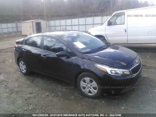 3KPFK4A79HE032715 - 2017 KIA FORTE LX BLACK photo 1