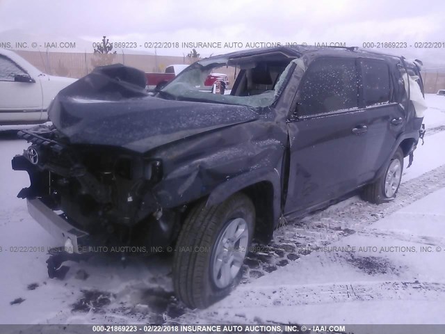 JTEBU5JR5G5392697 - 2016 TOYOTA 4RUNNER SR5 PREM/LTDL/TRAIL/TRD GRAY photo 2