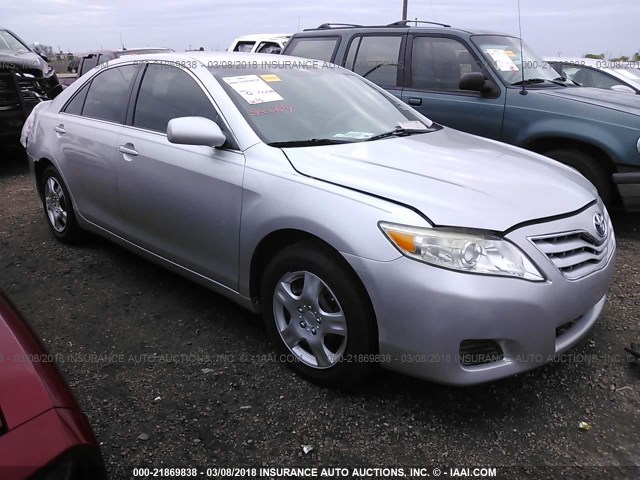 4T4BF3EK0BR206712 - 2011 TOYOTA CAMRY SE/LE/XLE Серебристый фото 1