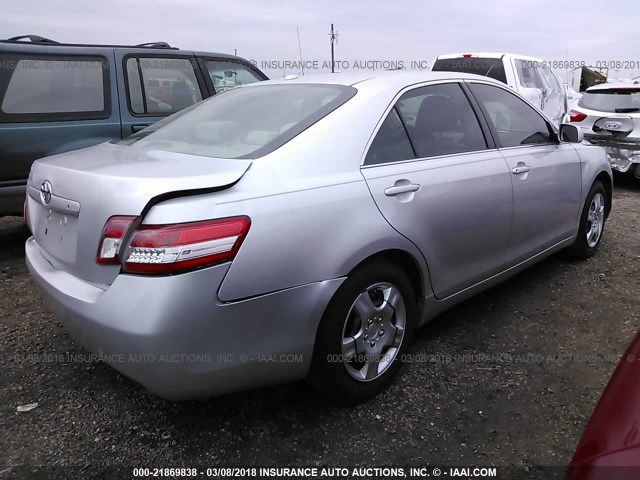4T4BF3EK0BR206712 - 2011 TOYOTA CAMRY SE/LE/XLE Серебристый фото 4