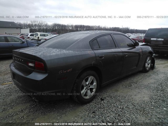 2C3CDXBG8DH663875 - 2013 DODGE CHARGER SE GRAY photo 4
