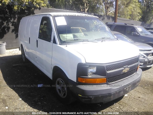 1GCFG15X071240929 - 2007 CHEVROLET EXPRESS G1500  WHITE photo 1