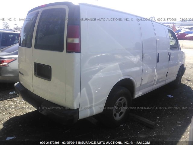 1GCFG15X071240929 - 2007 CHEVROLET EXPRESS G1500  WHITE photo 4