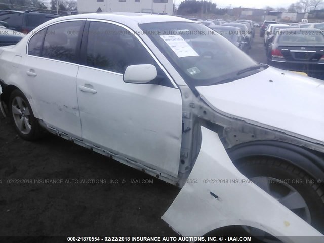 WBANF73527CU28548 - 2007 BMW 530 XI WHITE photo 6