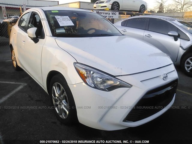 3MYDLBZV5GY128108 - 2016 TOYOTA SCION IA WHITE photo 1