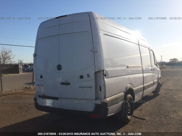 WD3PE8DCXF5949726 - 2015 MERCEDES-BENZ SPRINTER 2500 WHITE photo 4