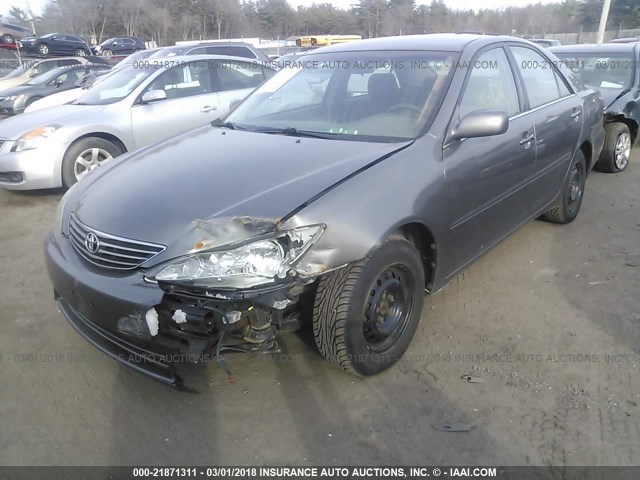 4T1BE32K56U703892 - 2006 TOYOTA CAMRY LE/XLE/SE GRAY photo 2