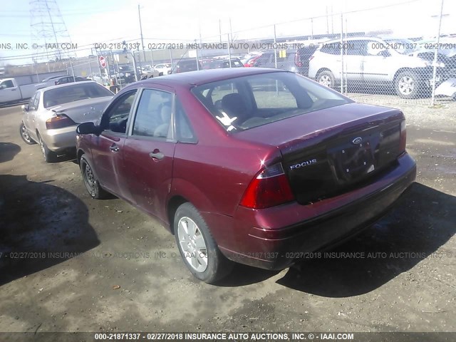 1FAFP34N97W263677 - 2007 FORD FOCUS ZX4/S/SE/SES RED photo 3