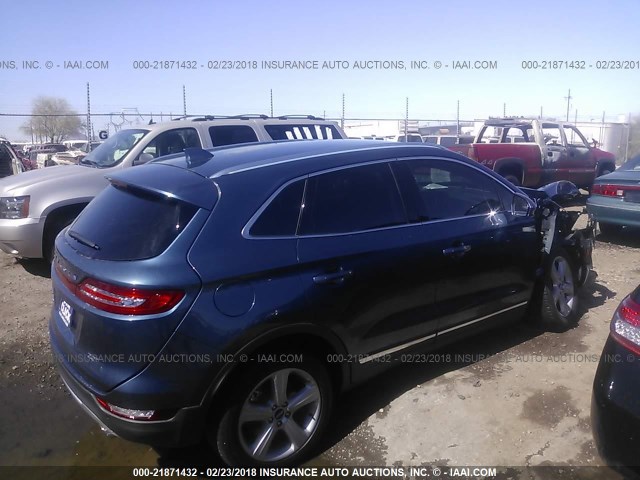 5LMCJ1C92JUL15332 - 2018 LINCOLN MKC PREMIER BLUE photo 4