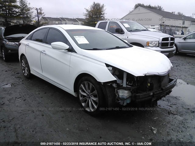 5NPEC4AC0BH261230 - 2011 HYUNDAI SONATA SE/LIMITED WHITE photo 1