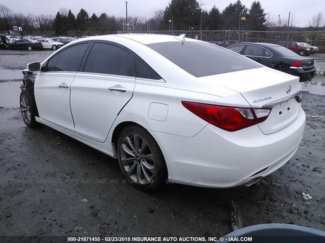 5NPEC4AC0BH261230 - 2011 HYUNDAI SONATA SE/LIMITED WHITE photo 3