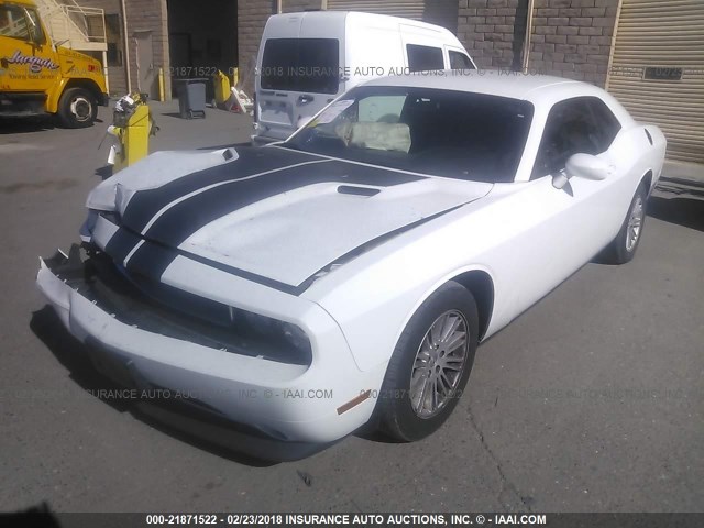 2C3CDYAG7DH670274 - 2013 DODGE CHALLENGER SXT WHITE photo 2