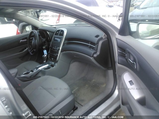 1G11B5SL1EU122555 - 2014 CHEVROLET MALIBU LS 银色 照片 5
