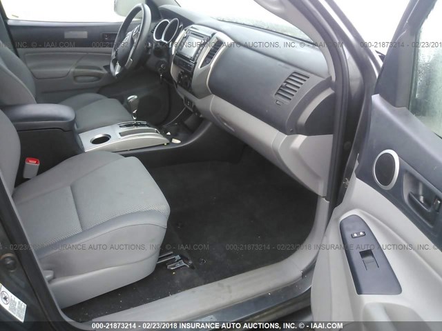 5TFJU4GN7EX053309 - 2014 TOYOTA TACOMA DOUBLE CAB PRERUNNER GRAY photo 5