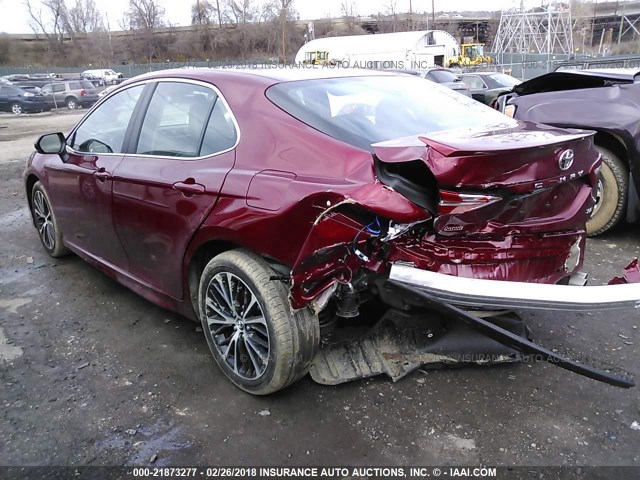4T1B11HK2JU535984 - 2018 TOYOTA CAMRY L/LE/XLE/SE/XSE RED photo 3