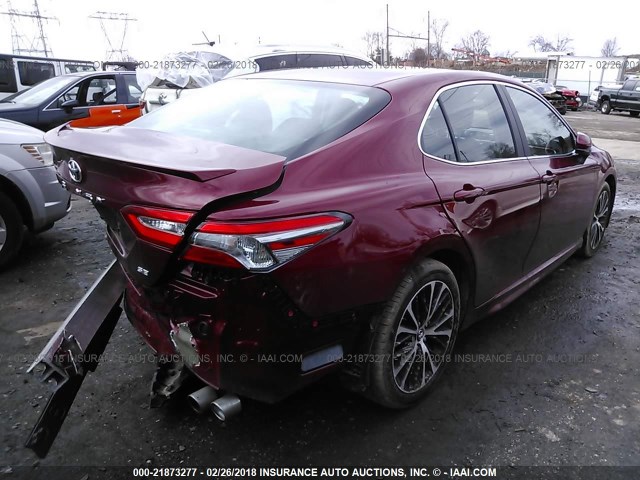 4T1B11HK2JU535984 - 2018 TOYOTA CAMRY L/LE/XLE/SE/XSE RED photo 4