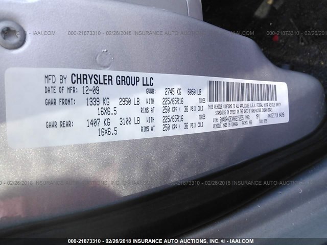 2A4RR4DEXAR215235 - 2010 CHRYSLER TOWN & COUNTRY LX SILVER photo 9