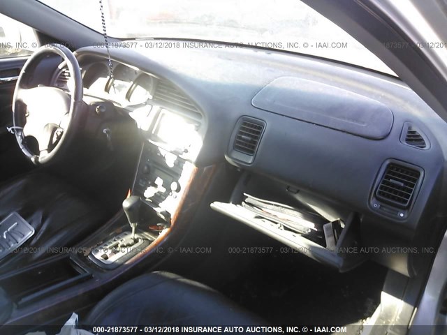 19UUA5673YA027572 - 2000 ACURA 3.2TL SILVER photo 5