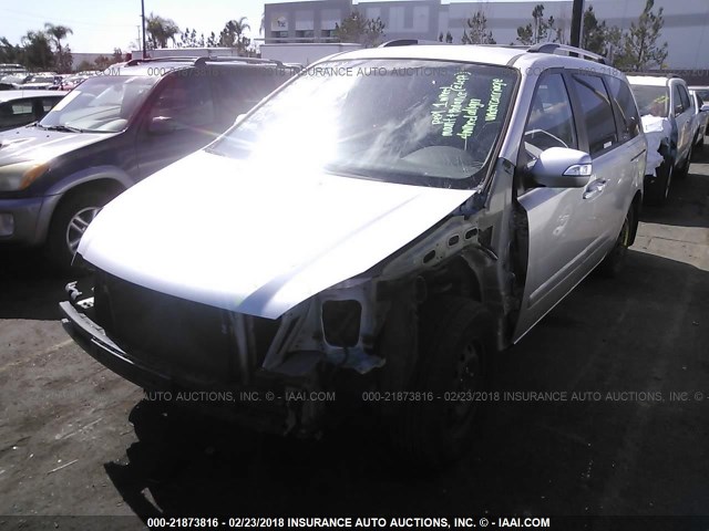 KNDMG4C75C6503487 - 2012 KIA SEDONA LX SILVER photo 2