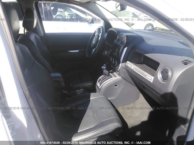1C4NJCEA9GD642841 - 2016 JEEP COMPASS LATITUDE 白色 照片 5
