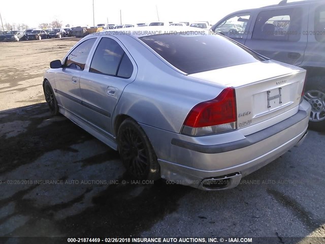 YV1RH52Y542417764 - 2004 VOLVO S60 R 银色 照片 3