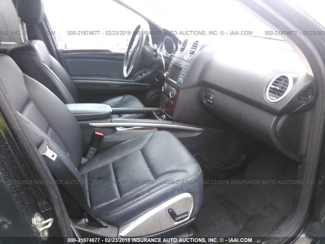 4JGBB8GB5AA562167 - 2010 MERCEDES-BENZ ML 350 4MATIC BLACK photo 5