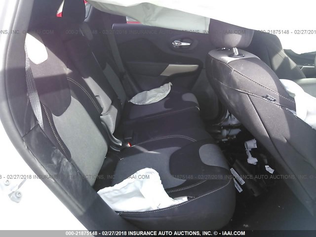 1C4PJMCB9JD531045 - 2018 JEEP CHEROKEE LATITUDE Biały zdjęcie 8