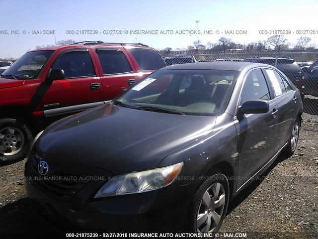 4T1BE46KX7U183044 - 2007 TOYOTA CAMRY NEW GENERATION CE/LE/XLE/SE GRAY photo 2