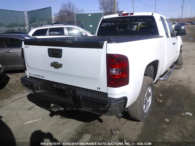 1GCRCSE05DZ411382 - 2013 CHEVROLET SILVERADO C1500 LT WHITE photo 4