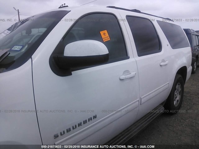 1GNSCJE06CR123372 - 2012 CHEVROLET SUBURBAN C1500 LT WHITE photo 8