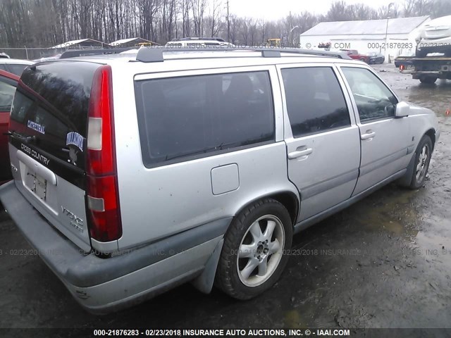 YV1LZ56D1Y2713199 - 2000 VOLVO V70 XC/SE SILVER photo 4