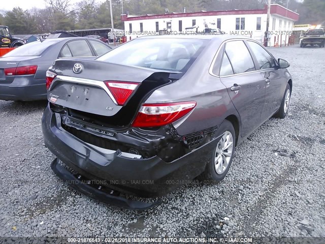 4T1BF1FK1GU558556 - 2016 TOYOTA CAMRY LE/XLE/SE/XSE GRAY photo 4