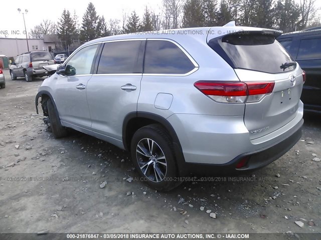 5TDBZRFH2JS815816 - 2018 TOYOTA HIGHLANDER LE/LE PLUS SILVER photo 3