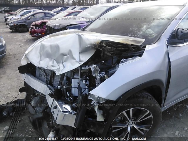 5TDBZRFH2JS815816 - 2018 TOYOTA HIGHLANDER LE/LE PLUS SILVER photo 6