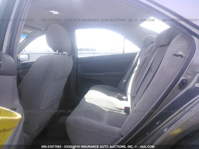 JTDBE32K230191063 - 2003 TOYOTA CAMRY LE/XLE رمادي صورة 8