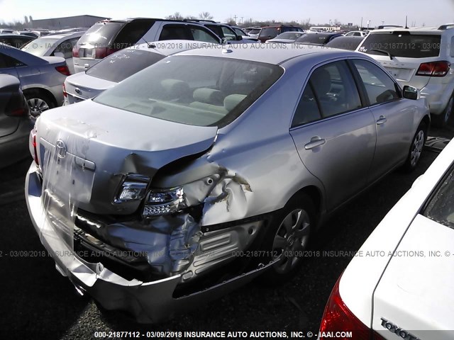 4T1BF3EKXBU735014 - 2011 TOYOTA CAMRY SE/LE/XLE SILVER photo 4