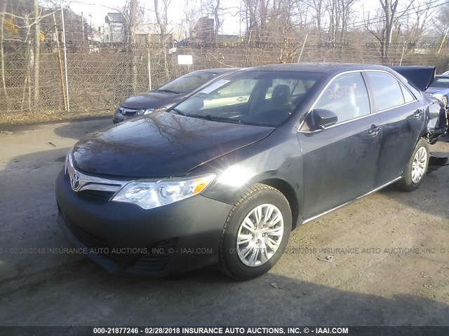 4T1BF1FK0CU072606 - 2012 TOYOTA CAMRY SE/LE/XLE BLACK photo 2